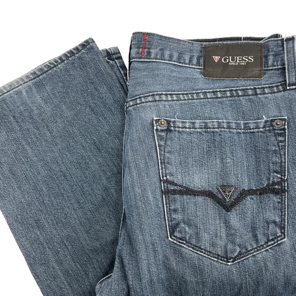 GUESS Men's Sz 32x34 Medium-Wash Regular Straight Crescent Fit Denim Blue Jeans